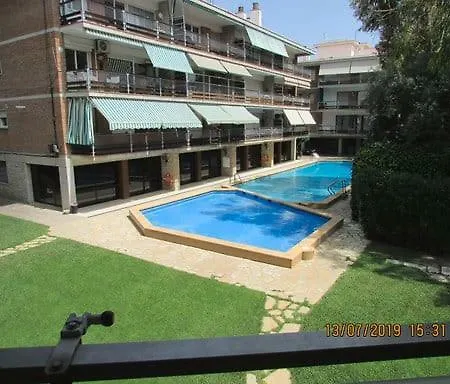 Apart.con Piscina En Zona Residencial