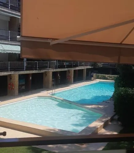 Apart.con Piscina En Zona Residencial *